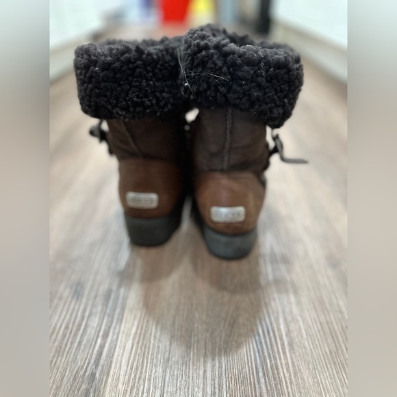 Woman’s UGGs boots, size 10 - Picture 7 of 10